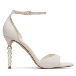 Sandały Aldo. Białe sandały damskie Aldo, bez wzorów, bez obcasa, na szpilce, bez zapięcia. Za 459.99 zł.