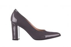 Czółenka Bayla-056 9119-745 Szary Lakier, Skóra naturalna lakierowana - 40. Szare czółenka damskie Bayla, bez wzorów, z lakierowanej skóry, eleganckie, bez obcasa, bez zapięcia. W wyprzedaży za 134.10 zł.