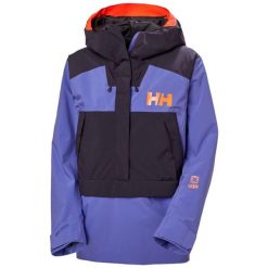 Damska kurtka narciarska Helly Hansen Powchaser Anorak. Fioletowe kurtki sportowe damskie Helly Hansen, na zimę, bez wzorów, bez ramiączek, bez kaptura, narciarskie. W wyprzedaży za 984.00 zł.