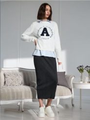 Sweter w prążek - kremowy. Białe swetry nierozpinane damskie Sinsay, l, bez wzorów, bez kołnierzyka, bez ramiączek. Za 49.99 zł.