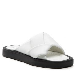 Klapki Bata. Białe klapki damskie Bata, bez wzorów, bez obcasa, bez zapięcia. Za 249.99 zł.