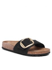 Birkenstock Klapki Madrid Big Buckle 1023373 Czarny. Czarne klapki damskie Birkenstock, bez wzorów, z nubiku, bez obcasa, bez zapięcia. Za 539.99 zł.
