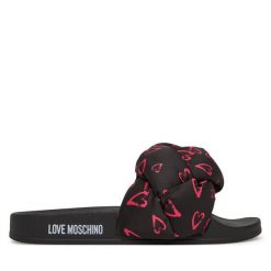 Klapki LOVE MOSCHINO. Czarne klapki damskie Love Moschino, bez wzorów, bez obcasa, bez zapięcia. Za 399.99 zł.