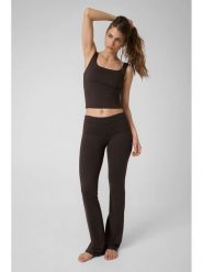 Guess Top V6YP18 K4788 Brązowy ciemny Slim Fit. Brązowe topy damskie Guess, m, z aplikacjami, z syntetyku, bez kołnierzyka, bez ramiączek. Za 194.99 zł.