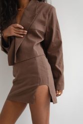 Mini spódniczka z lnem w kolorze BROWN - SOFIA-XS. Brązowe spódnice damskie Marsala, s, bez wzorów, z bawełny, klasyczne, z podwyższonym stanem, mini, dopasowane. W wyprzedaży za 84.95 zł.