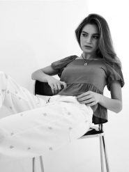 Jeansy wide leg z haftem - biały. Białe jeansy damskie Sinsay, bez wzorów, z jeansu. Za 79.99 zł.