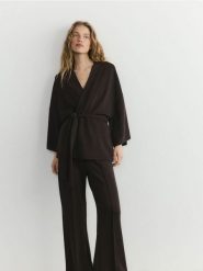 Bluza kimono z modalem - ciemnobrązowy. Brązowe bluzy damskie Reserved, l, bez wzorów, z dzianiny, bez ramiączek, bez kaptura. Za 139.99 zł.