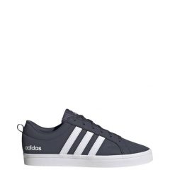 Buty VS Pace 2.0. Białe buty zimowe męskie Adidas, bez wzorów, bez obcasa, bez zapięcia. Za 234.05 zł.