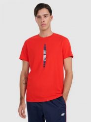 4F T-shirt regular z nadrukiem męski - czerwony L. Czerwone t-shirty męskie 4F, l, bez wzorów, z bawełny, bez kołnierzyka, bez ramiączek. W wyprzedaży za 49.99 zł.
