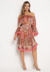 Czerwona Sukienka Hiszpanka Ozdobiona Frędzlami o Rozkloszowanym Fasonie w Print Paisley Allnight. Czerwone sukienki damskie Born2be, na co dzień, l, bez wzorów, eleganckie, bez kołnierzyka, bez ramiączek, midi, proste. Za 59.99 zł.