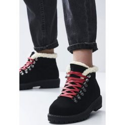 Czarne Traperki Want Them. Czarne trapery damskie Born2be, bez zapięcia. Za 99.99 zł.