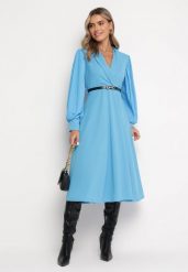 Niebieska Sukienka Rozkloszowana z Paskiem Aidyn. Niebieskie sukienki damskie Born2be, na imprezę, bez wzorów, eleganckie, bez kołnierzyka, bez ramiączek, midi, kopertowe. Za 129.99 zł.