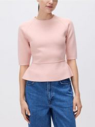 Dzianinowy sweter - pastelowy róż. Czerwone swetry nierozpinane damskie Reserved, l, bez wzorów, z dzianiny, bez kołnierzyka, bez ramiączek. Za 129.99 zł.