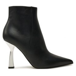 Botki Pollini. Czarne botki damskie Pollini, bez wzorów, bez obcasa, na szpilce, bez zapięcia. Za 1,739.00 zł.