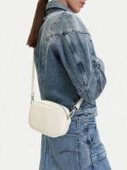 Guess Jeans Torebka CWBEO-GUESS-B-012-09 Écru. Białe listonoszki damskie Guess Jeans, z aplikacjami, z jeansu, bez dodatków. Za 199.99 zł.
