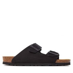Klapki Mjuka. Czarne klapki damskie Mjuka, bez wzorów, bez obcasa, bez zapięcia. Za 269.99 zł.