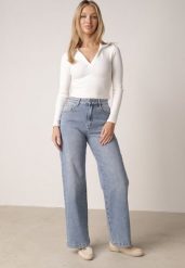 Granatowe Klasyczne Jeansy z Bawełną o Szerokim Kroju z Wysokim Stanem Collenneg. Niebieskie jeansy damskie Born2be, bez wzorów, z bawełny, biznesowe, z podwyższonym stanem. Za 99.99 zł.