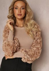 Beżowy Dopasowany Sweter z Bufiastymi Zdobionymi Rękawami Theoris. Brązowe swetry nierozpinane damskie Renee, s, z aplikacjami, z wiskozy, bez kołnierzyka, bez ramiączek. Za 119.99 zł.