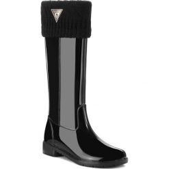Kalosze GUESS - FLRBE3 RUB11 BLKBL. Czarne kalosze damskie Guess, bez wzorów, z materiału, bez zapięcia. W wyprzedaży za 269.00 zł.