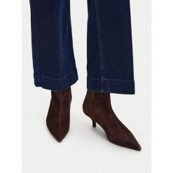 Botki GINO ROSSI. Brązowe botki damskie Gino Rossi, bez wzorów, bez obcasa, na szpilce, bez zapięcia. Za 399.99 zł.