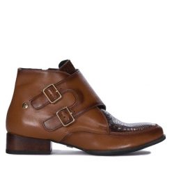 Botki Maciejka. Brązowe botki damskie Maciejka, bez wzorów, bez obcasa, na płaskiej podeszwie, bez zapięcia. Za 449.99 zł.