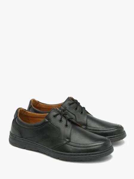 Czarne sznurowane półbuty. Czarne półbuty męskie Ryłko, bez wzorów, ze skóry, bez obcasa, bez zapięcia. W wyprzedaży za 229.99 zł.