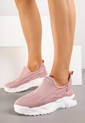 Różowe Wsuwane Buty Sportowe Sneakersy z Siateczki z Tłoczeniami Nusellia. Czerwone obuwie sportowe damskie Born2be, bez wzorów, z jeansu, bez zapięcia. Za 39.99 zł.