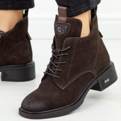 Coffee zamsz skórzane botki damskie Vinceza 133145. Brązowe botki damskie VINCEZA, na jesień, bez wzorów, z dzianiny, eleganckie, z okrągłym noskiem, bez obcasa, na obcasie, bez zapięcia. Za 299.00 zł.