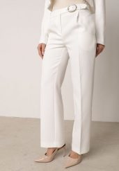 Białe Garniturowe Spodnie VICES na Kant z Wszytym Paskiem z Klamrą Azivore. Białe spodnie materiałowe damskie Born2be, bez wzorów, z jeansu, eleganckie. Za 119.99 zł.