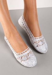 Srebrne Balerinki Yaza. Szare balerinki damskie Renee, w ażurowe wzory, z koronki, boho, bez obcasa, na płaskiej podeszwie, bez zapięcia. Za 34.99 zł.