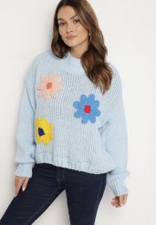 Jasnoniebieski Sweter z Wiskozą Ozdobiony Kwiatami 3D Alabine. Niebieskie swetry nierozpinane damskie Born2be, l, bez wzorów, z jeansu, bez kołnierzyka, bez ramiączek. Za 99.99 zł.
