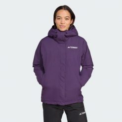 Kurtka ocieplana Terrex Multi 2L RAIN.RDY. Fioletowe kurtki sportowe damskie Adidas, l, bez wzorów, bez ramiączek, bez kaptura, narciarskie. Za 1,099.00 zł.