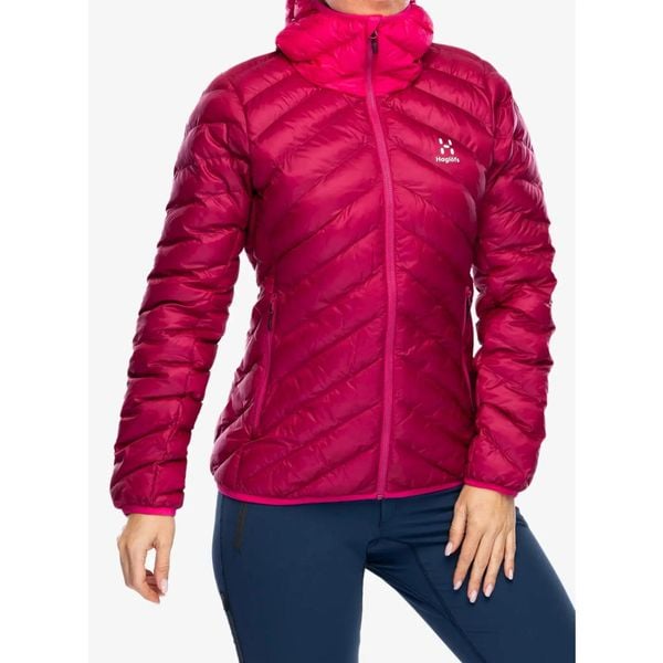 Kurtka ocieplana damska Haglofs Sarna Mimic Hood. Czerwone kurtki sportowe damskie Haglöfs, bez wzorów, bez ramiączek, bez kaptura, trekkingowe. Za 634.99 zł.