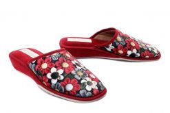 METEOR 066 STOKROTKA bordowy, kapcie/klapki damskie. Czerwone klapki damskie Meteor, bez wzorów, bez obcasa, na koturnie, bez zapięcia. Za 47.99 zł.