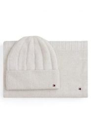 Tommy Hilfiger Zestaw Szalik i Czapka Flag Fluffy AW0AW17994 Beżowy. Brązowe czapki damskie Tommy Hilfiger, na zimę, bez wzorów, z poliesteru. Za 429.99 zł.