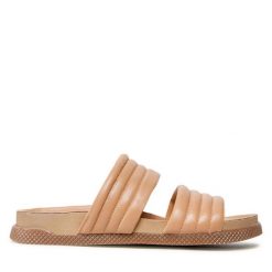 Klapki Nessi. Brązowe klapki damskie Nessi, bez wzorów, bez obcasa, bez zapięcia. Za 199.99 zł.