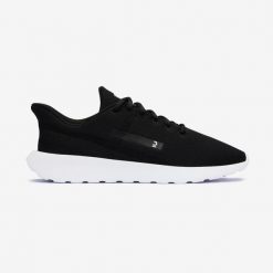 Buty sportowe męskie Decathlon KLNJ Be Essential. Czarne buty sportowe męskie Decathlon, bez wzorów, z poliesteru, bez zapięcia, trekkingowe. Za 79.99 zł.