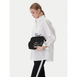 Torebka KARL LAGERFELD. Czarne torebki do ręki damskie KARL LAGERFELD, bez wzorów, bez dodatków. Za 549.99 zł.