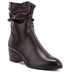 Botki damskie na obcasie z marszczoną cholewką brązowe Vinceza 58682. Brązowe botki damskie VINCEZA, bez wzorów, ze skóry ekologicznej, eleganckie, bez obcasa, na obcasie, bez zapięcia. Za 169.99 zł.