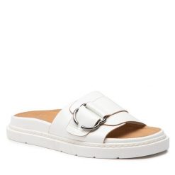 Klapki Bata. Białe klapki damskie Bata, bez wzorów, bez obcasa, bez zapięcia. Za 249.99 zł.