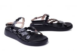 WONDERS C-6531 LCK. V negro, sandały damskie. Czarne sandały damskie Wonders, bez wzorów, bez obcasa, bez zapięcia. Za 539.90 zł.