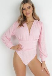 Różowe Body Haftowane z Marszczeniem Kaleya. Czerwone body Born2be, bez wzorów, z dzianiny. Za 109.99 zł.