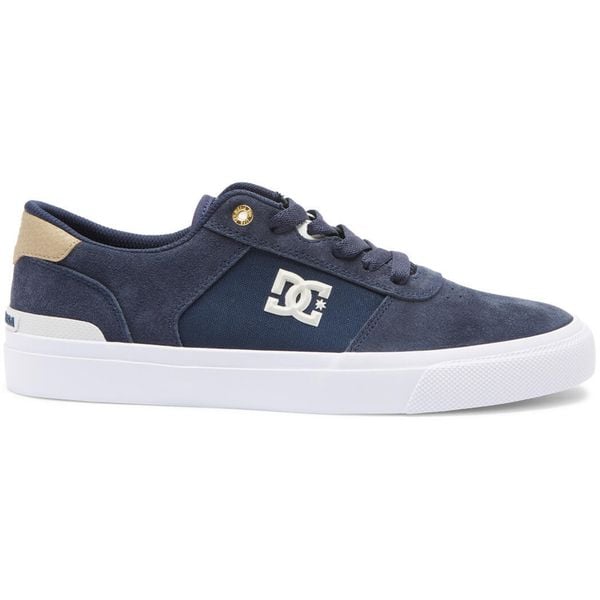 Trampki męskie DC Shoes Wes Kremer Teknic S Skate. Niebieskie trampki męskie DC Shoes, bez wzorów, z zamszu, sportowe, bez zapięcia. Za 390.00 zł.