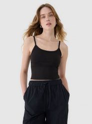 4F Crop-top slim damski - czarny M. Czarne topy damskie 4F, m, bez wzorów, z dzianiny, sportowe, bez kołnierzyka, bez ramiączek. W wyprzedaży za 19.99 zł.
