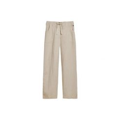 Spodnie damskie Superdry. Brązowe spodnie dresowe damskie Superdry, bez wzorów, sportowe, długie. Za 389.40 zł.