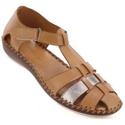 Skórzane sandały damskie brązowe T.Sokolski L5208. Brązowe sandały damskie T.Sokolski, bez wzorów, ze skóry, bez obcasa, na koturnie, bez zapięcia. Za 249.99 zł.