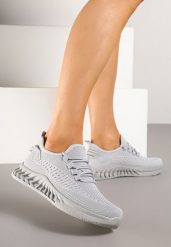 Szare Siateczkowe Buty Sportowe Sneakersy na Podeszwie z Tłoczeniami Finloti. Szare obuwie sportowe damskie Renee, z aplikacjami, z jeansu, bez zapięcia. Za 59.99 zł.
