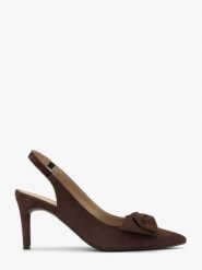 Welurowe czółenka typu slingback z kokardą. Brązowe czółenka damskie Ryłko, bez wzorów, z gumy, bez obcasa, na szpilce, bez zapięcia. Za 379.99 zł.