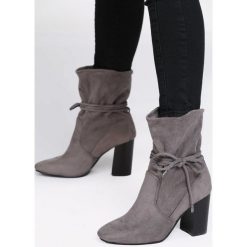 Szare Botki Stop Crying. Szare botki damskie Born2be, bez wzorów, z okrągłym noskiem, bez obcasa, na obcasie, bez zapięcia. Za 79.99 zł.