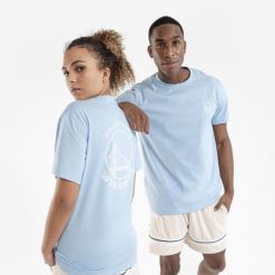 Koszulka do gry w koszykówkę unisex Tarmak NBA Warriors TS 900. Niebieskie bluzki damskie TARMAK, l, bez wzorów, z bawełny, sportowe, bez kołnierzyka, bez ramiączek. Za 59.99 zł.